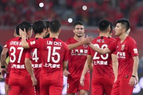 爱游戏体育官网包含赛地聚焦：亚冠冲刺阶段热度飙升；山东泰山复出首秀；引发热议；年轻球员得到机会的词条