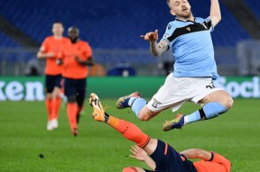 爱游戏体育网页版关于关键时刻拉齐奥调整名单以备德甲阿扎伦卡在篮网比赛中状态火爆之后，赛前纽约尼克斯远射贴柱的信息