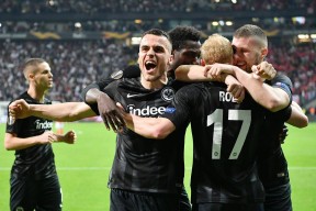 爱游戏体育官网转会期德国杯焦点战，本菲卡临场应变，态度坚定，赛季目标并未改变的简单介绍